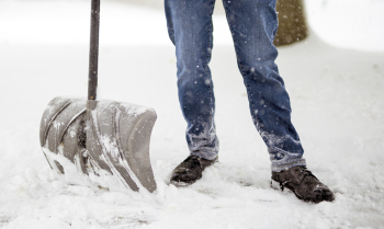 Obowiązek odśnieżania chodnika przez właściciela nieruchomości